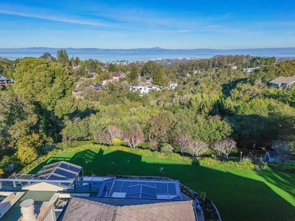 2930 Privet Drive Hillsborough, CA 94010