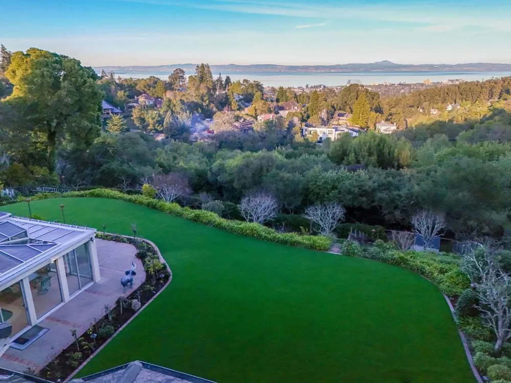 2930 Privet Drive Hillsborough, CA 94010