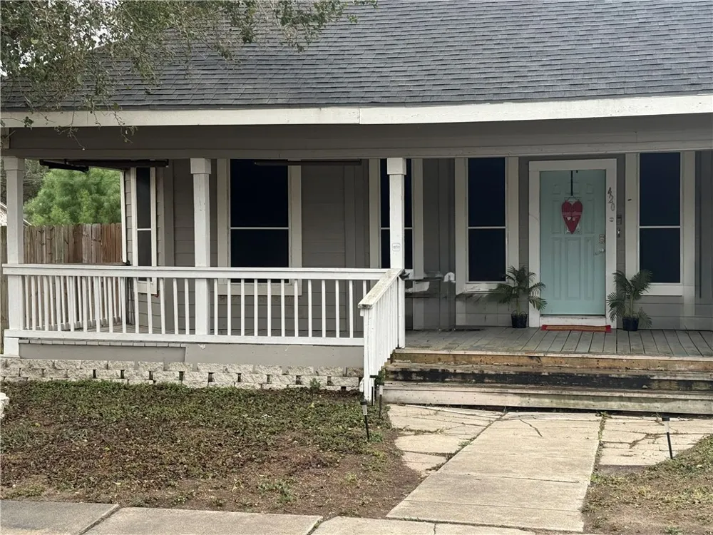 420 E 4th Street Alice, TX 78332