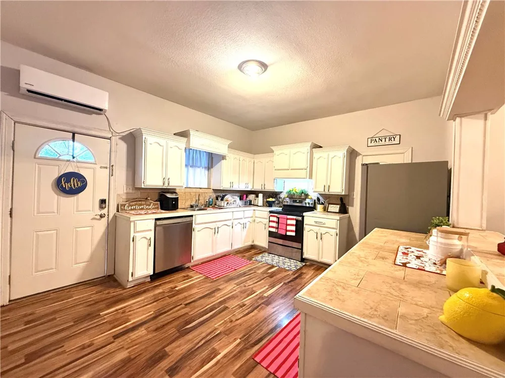 420 E 4th Street Alice, TX 78332