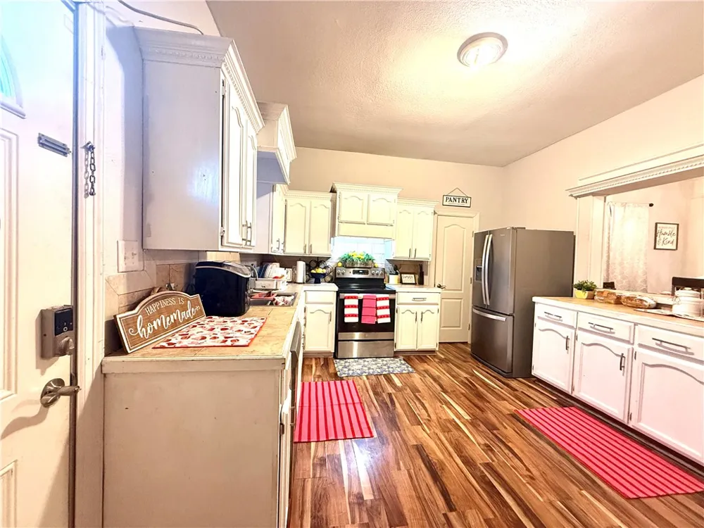 420 E 4th Street Alice, TX 78332