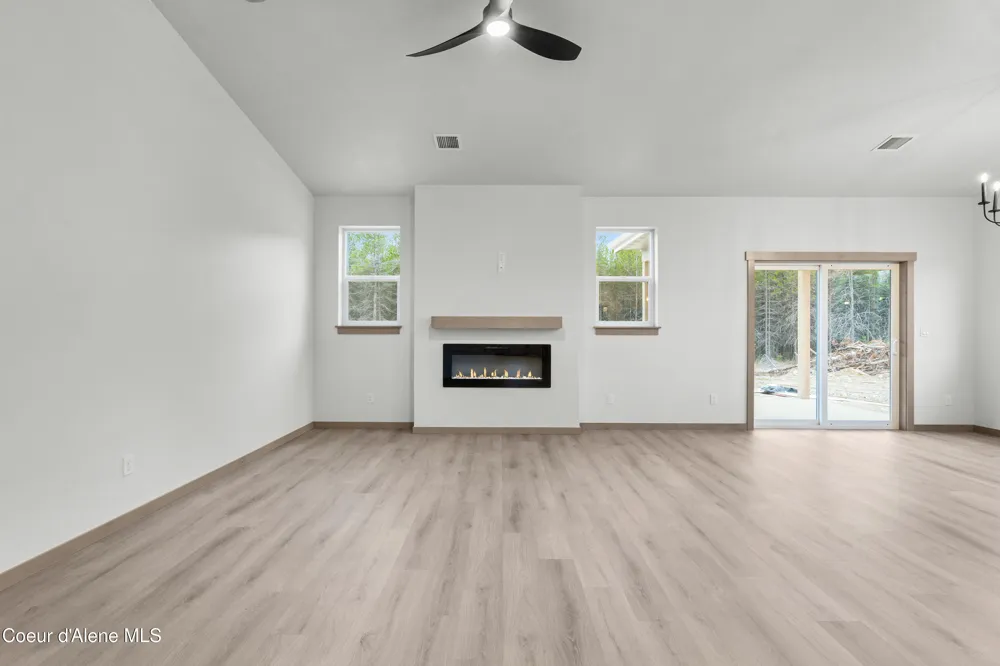 1971 E Yellow Pine Avenue Athol, ID 83801