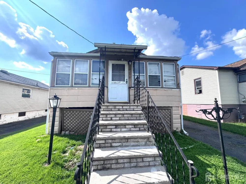 28 SILZER AVE