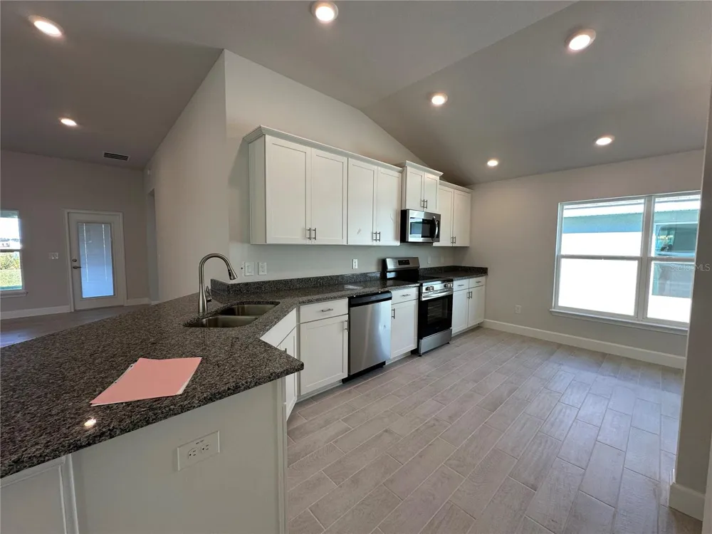 12606 NE 48TH STREET Oxford, FL 34484