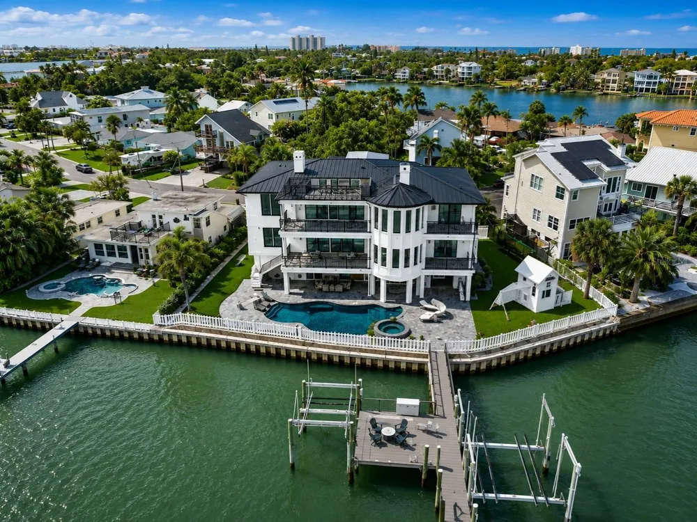 391 12TH AVENUE Indian Rocks Beach, FL 33785