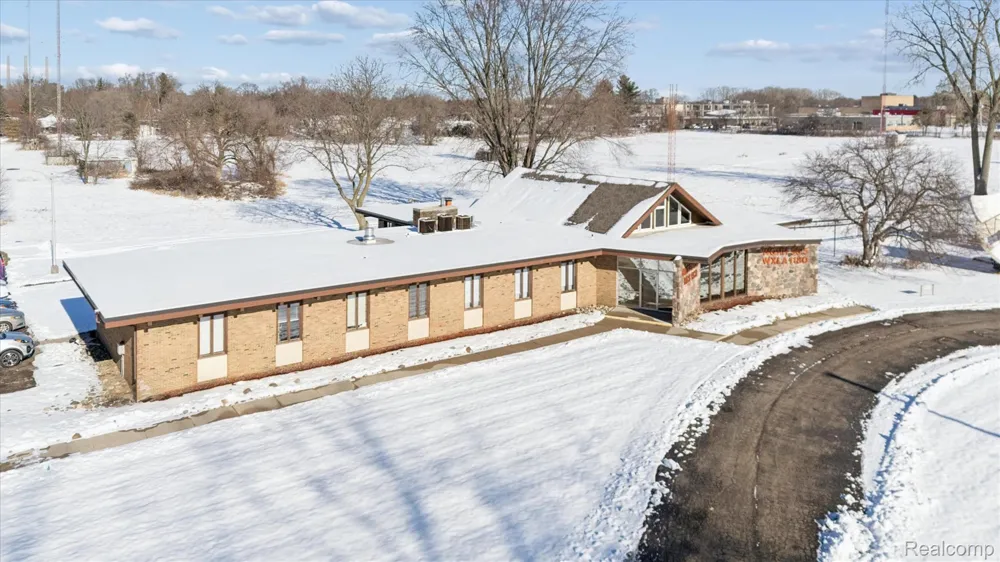 600 W CAVANAUGH ROAD Lansing City, MI 48910