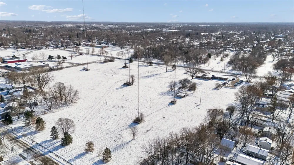 600 W CAVANAUGH ROAD Lansing City, MI 48910