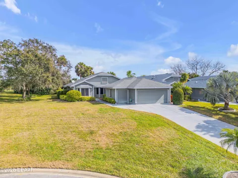 1098 Red Maple Way