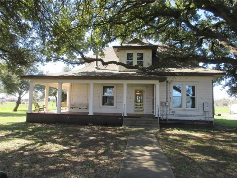 607 S First Street S