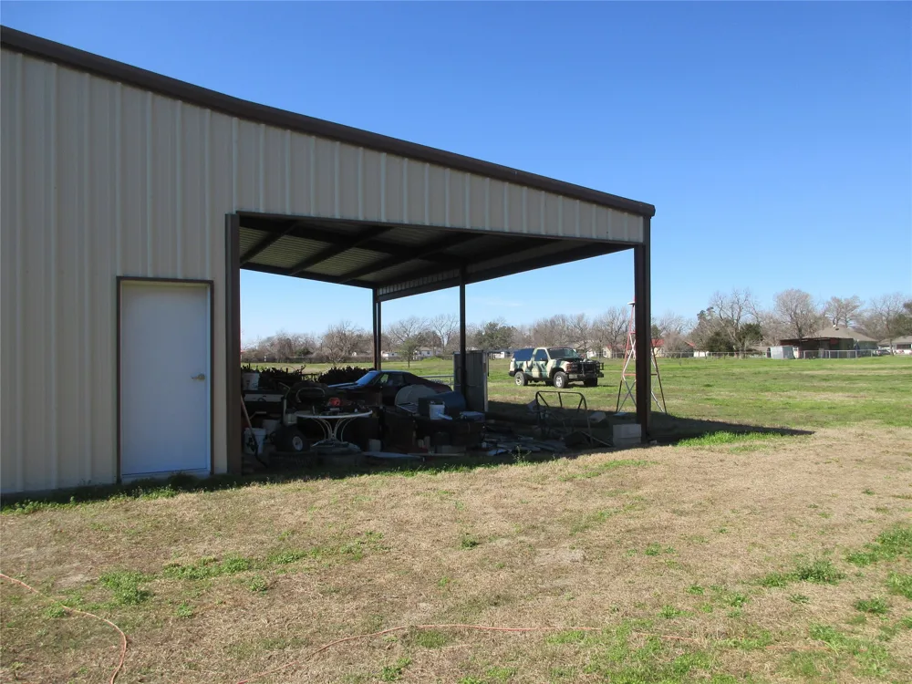 607 S First Street S Rosebud, TX 76570