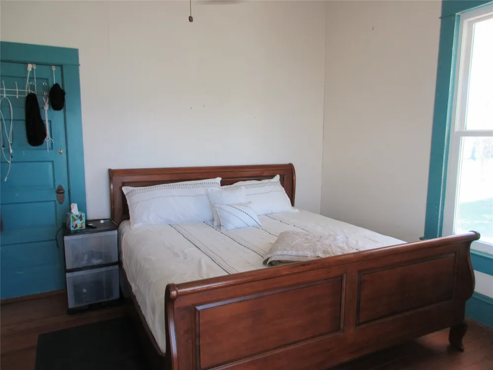 607 S First Street S Rosebud, TX 76570