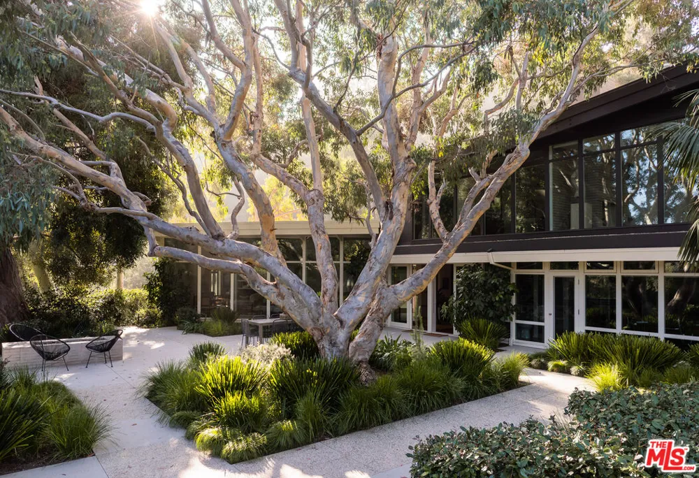 2179 Mandeville Canyon Road