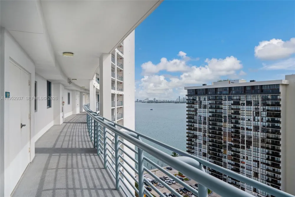 601 NE 36th St #1704 Miami, FL 33137