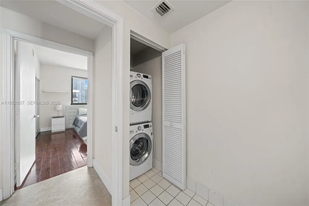 601 NE 36th St #1704 Miami, FL 33137