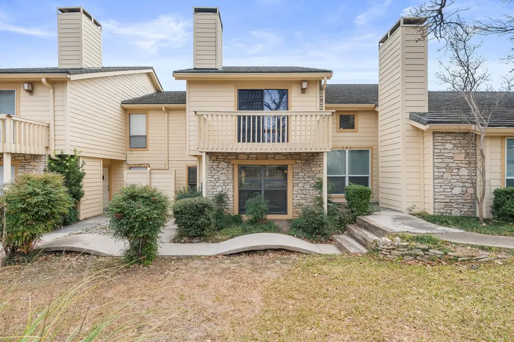 1201 Hi Stirrup #104 Horseshoe Bay, TX 78657