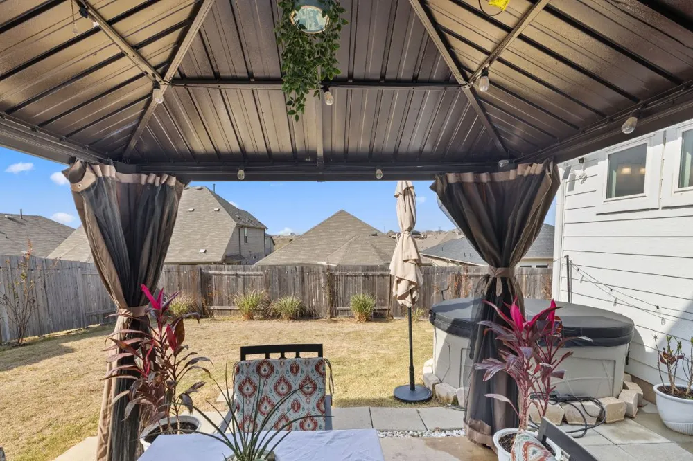 189 Durian Loop Buda, TX 78610