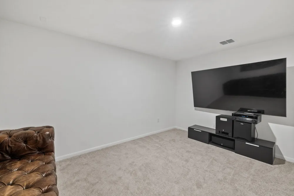 189 Durian Loop Buda, TX 78610