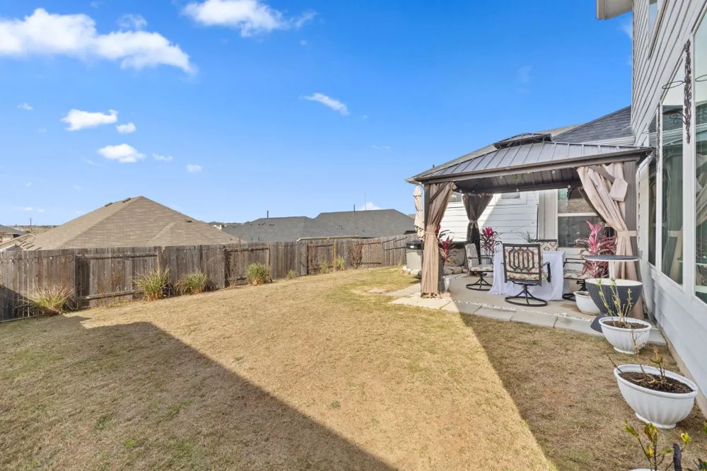 189 Durian Loop Buda, TX 78610
