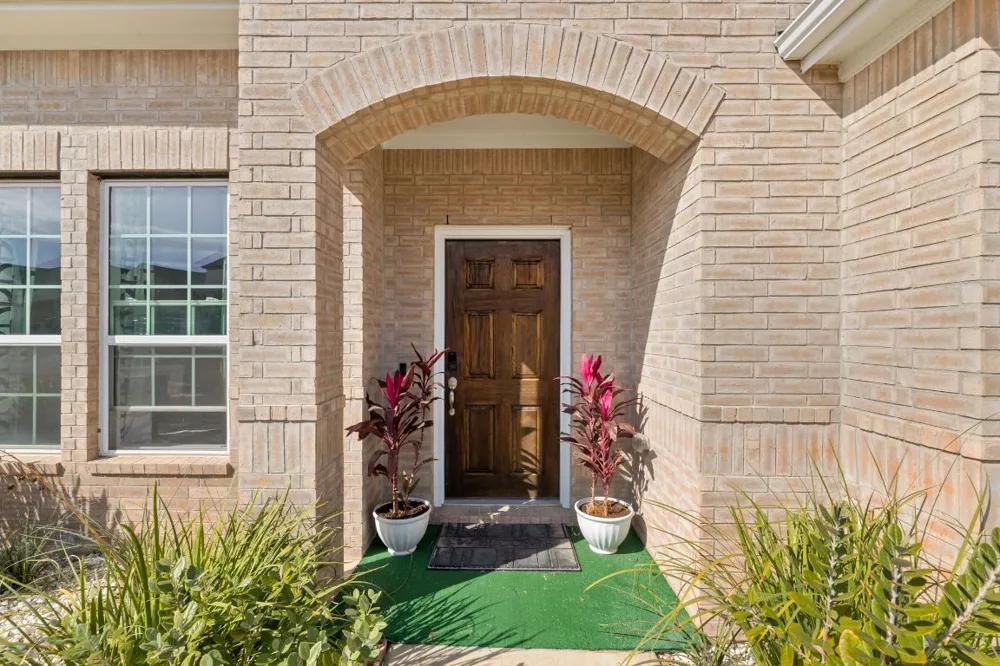 189 Durian Loop Buda, TX 78610