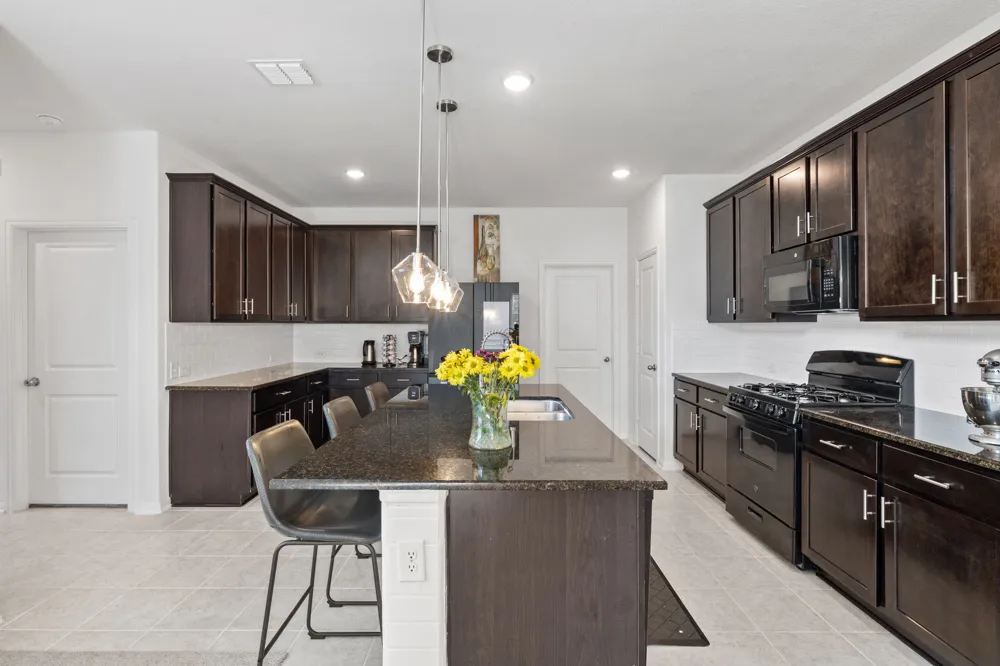 189 Durian Loop Buda, TX 78610