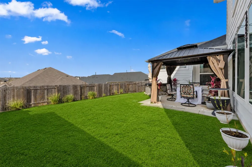 189 Durian Loop Buda, TX 78610