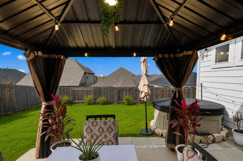 189 Durian Loop Buda, TX 78610