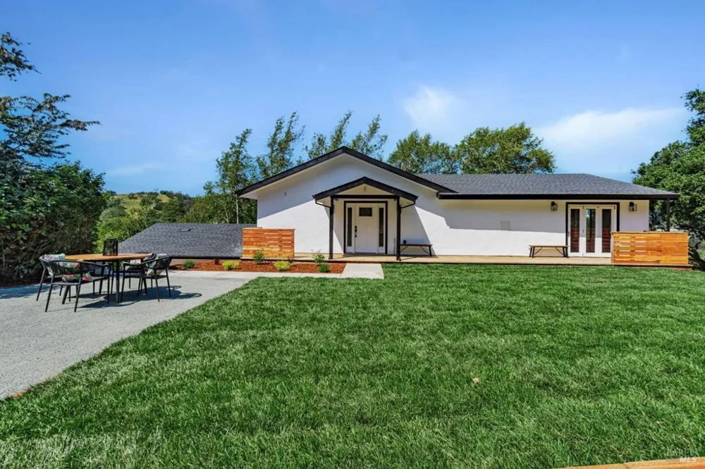 612 Canyon Rd Novato, CA 94947