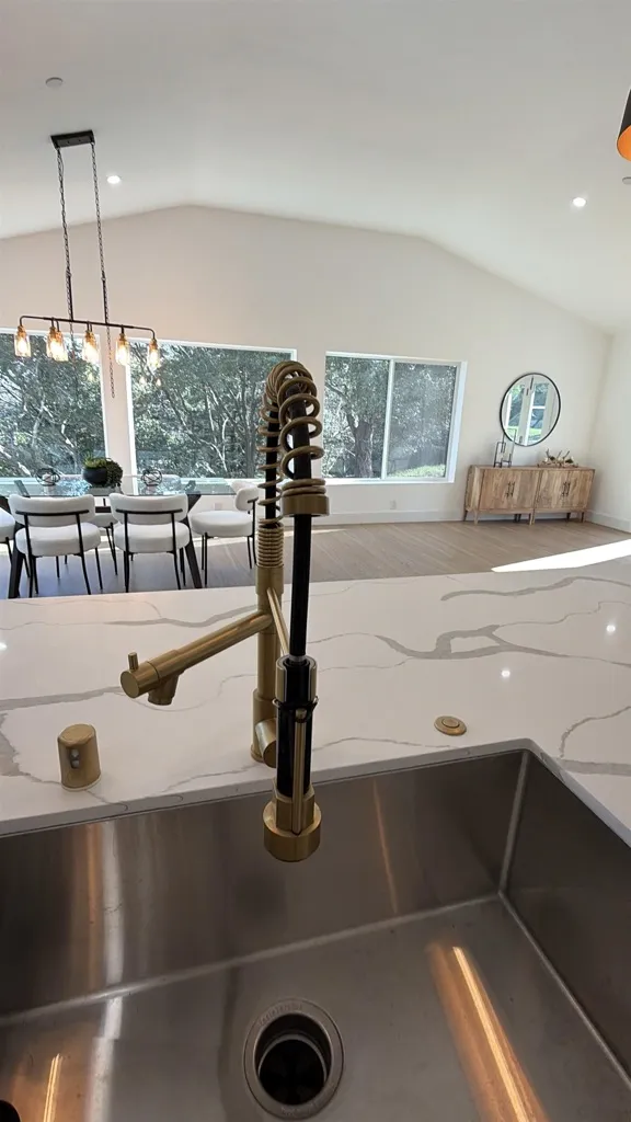 612 Canyon Rd Novato, CA 94947