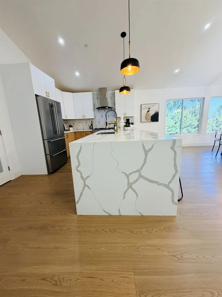 612 Canyon Rd Novato, CA 94947