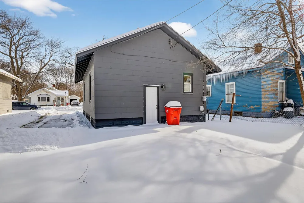 1064 Ogden Avenue Benton Harbor City, MI 49022