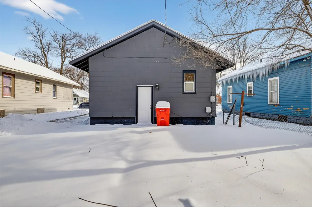 1064 Ogden Avenue Benton Harbor City, MI 49022