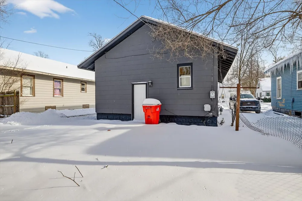 1064 Ogden Avenue Benton Harbor City, MI 49022
