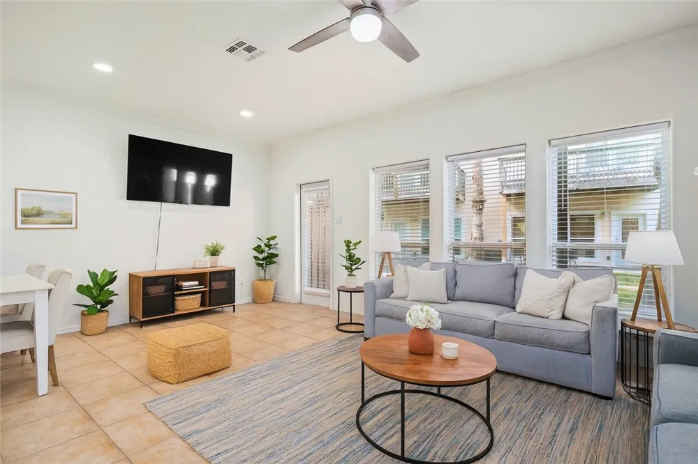 14878 Granada Dr Drive #303 Corpus Christi, TX 78418