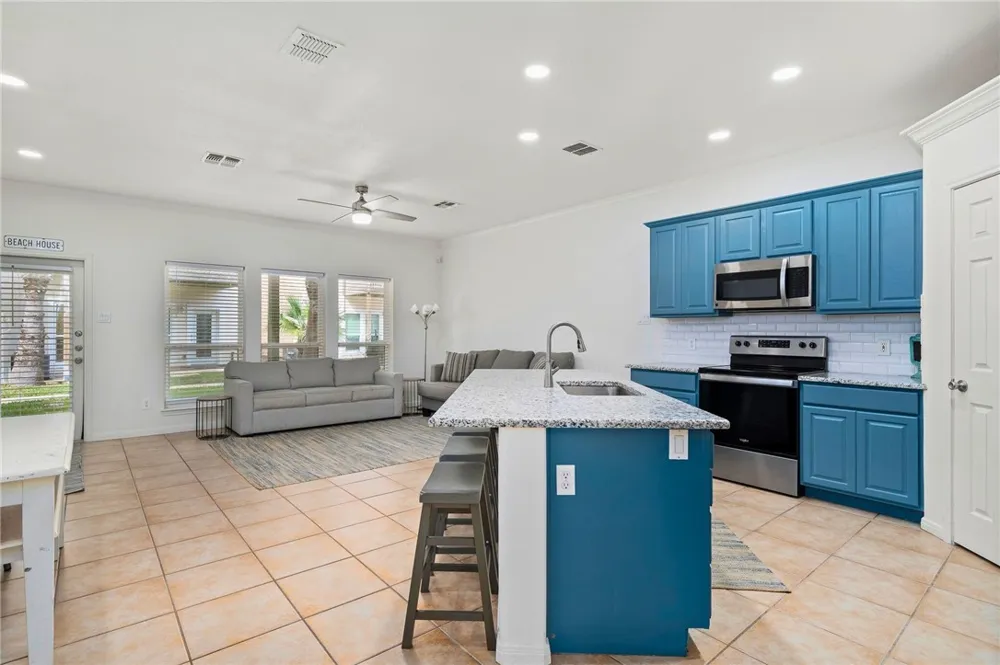 14878 Granada Dr Drive #303 Corpus Christi, TX 78418