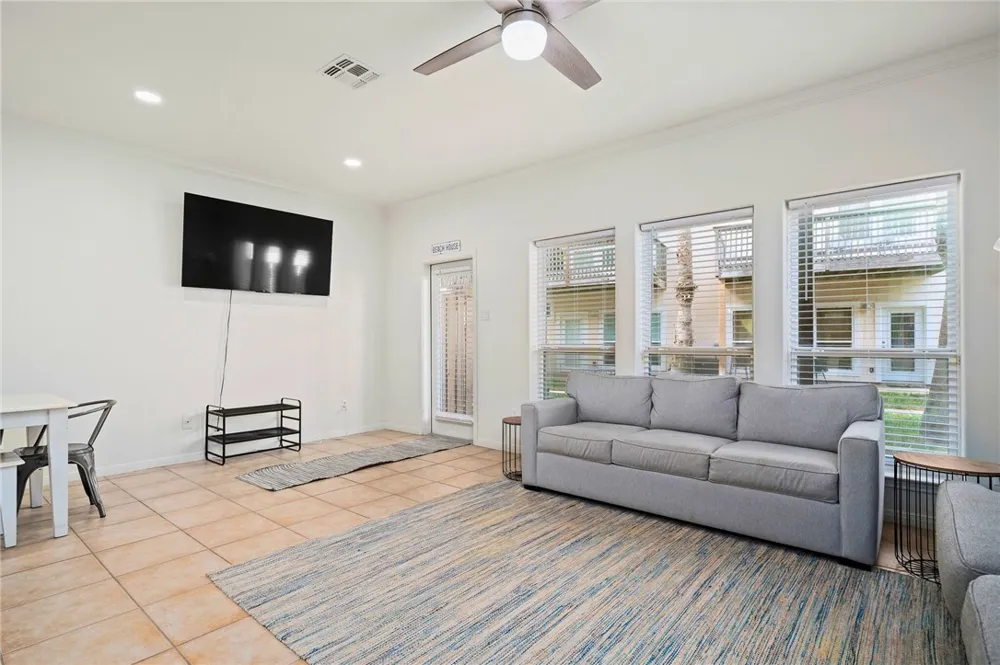 14878 Granada Dr Drive #303 Corpus Christi, TX 78418