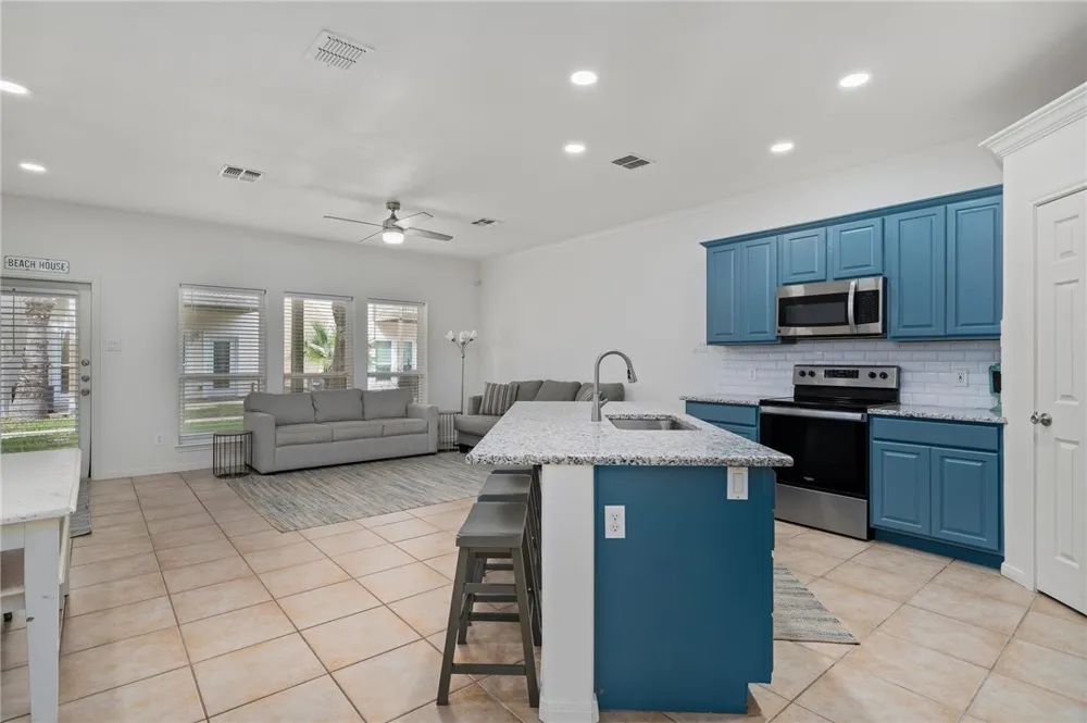 14878 Granada Dr Drive #303 Corpus Christi, TX 78418