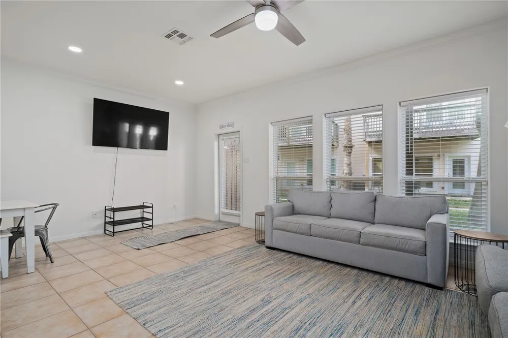 14878 Granada Dr Drive #303 Corpus Christi, TX 78418