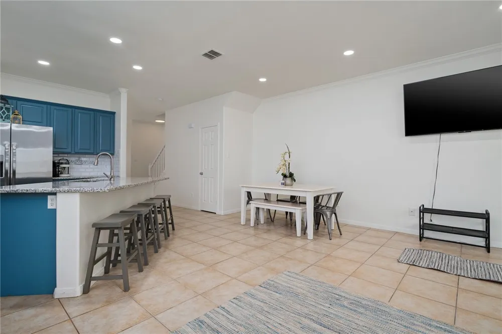14878 Granada Dr Drive #303 Corpus Christi, TX 78418