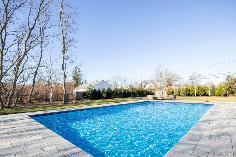 242 Maple Lane Greenport, NY 11944