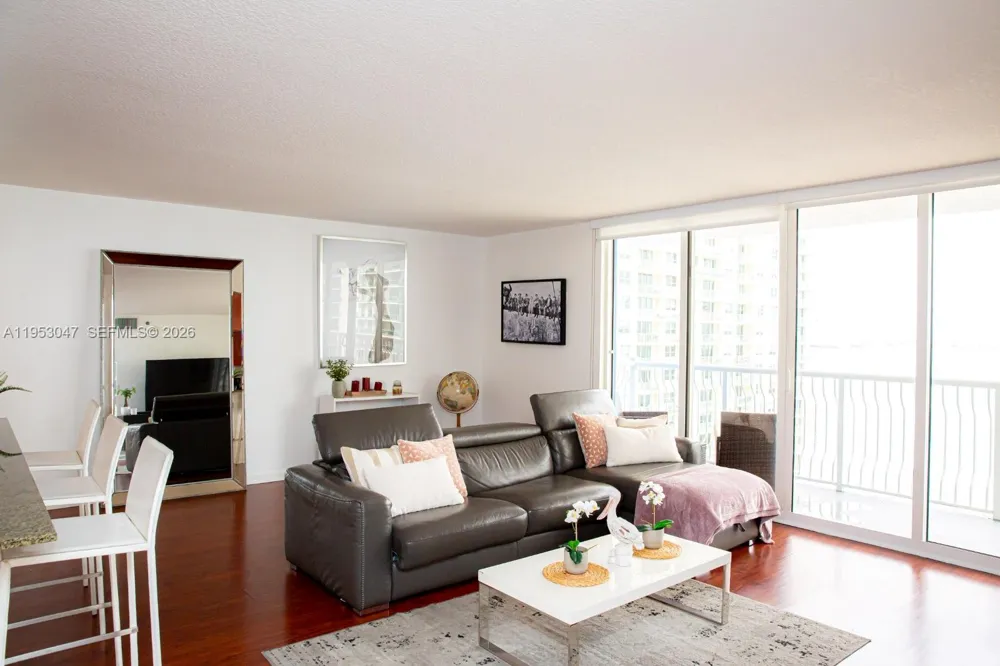 1200 Brickell Bay Dr #1901