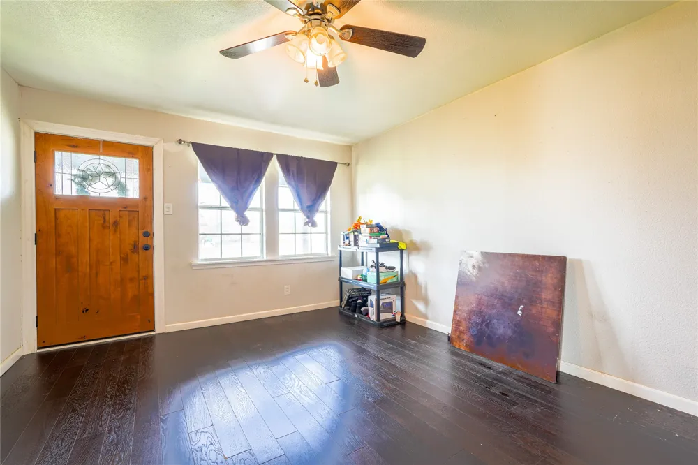 200 W Greenbriar Street Robinson, TX 76706