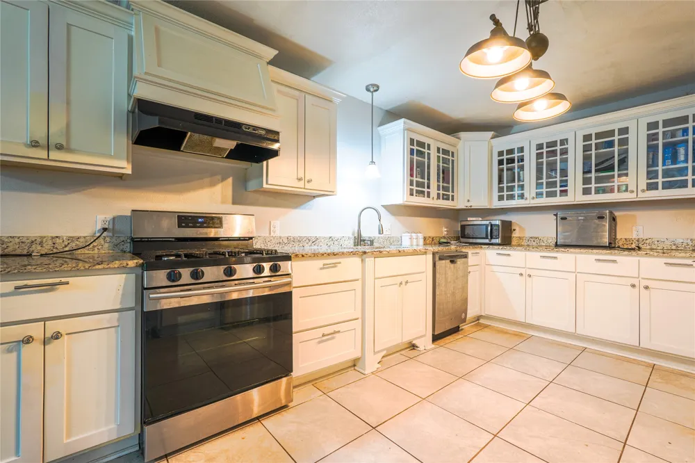 200 W Greenbriar Street Robinson, TX 76706