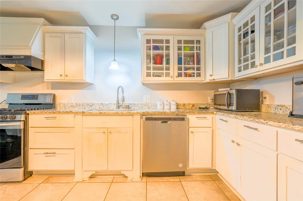 200 W Greenbriar Street Robinson, TX 76706