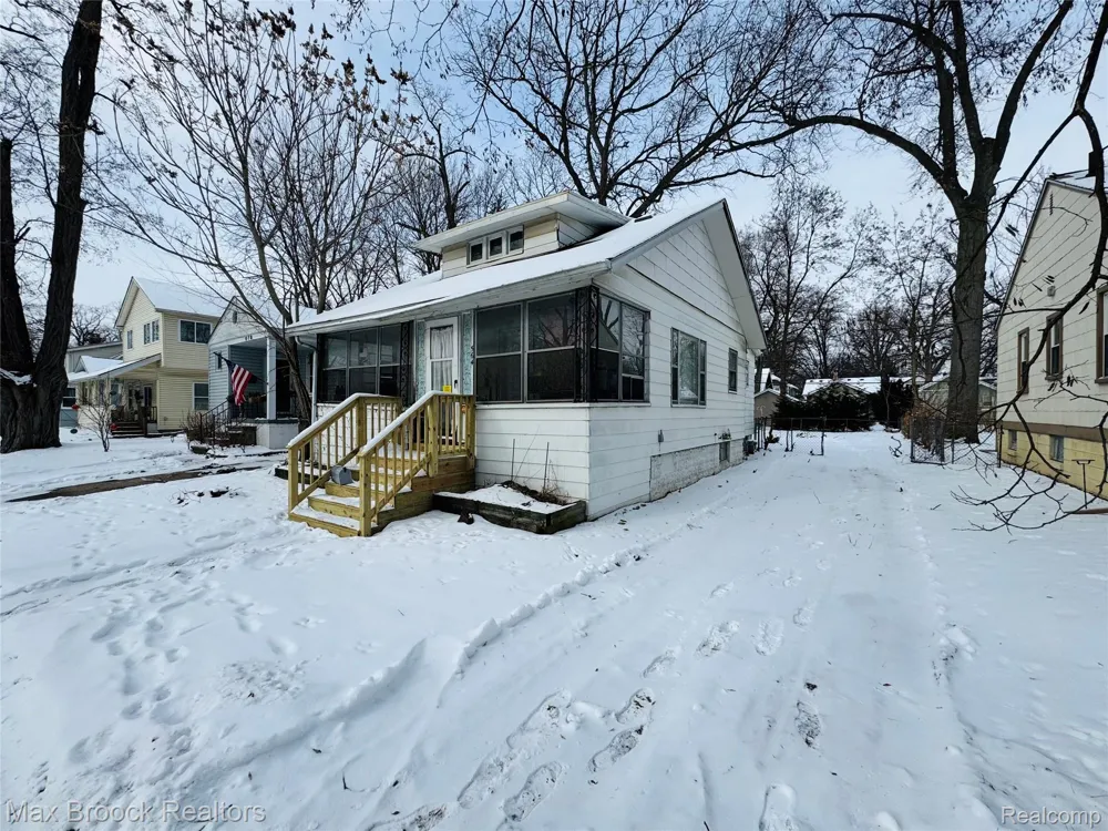 564 W Marshall Street