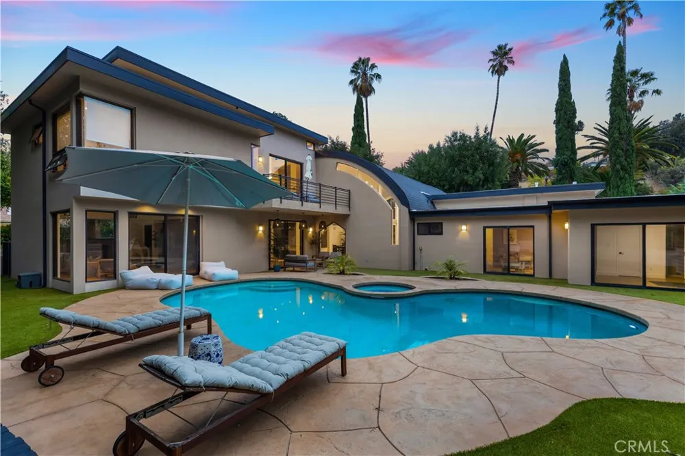 4415 Vanalden Avenue