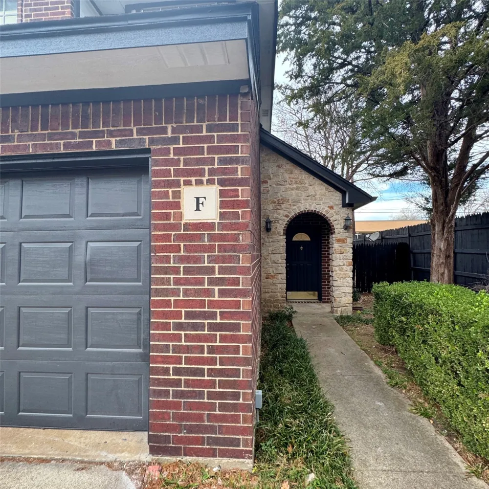 6107 Gaston Avenue #F