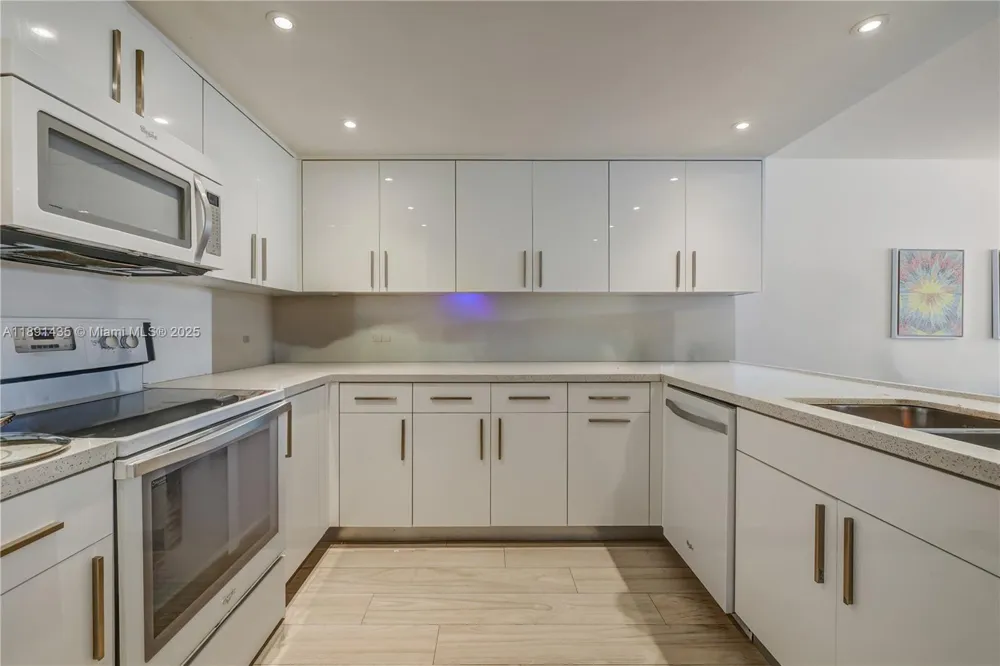 1901 Brickell Ave #B413