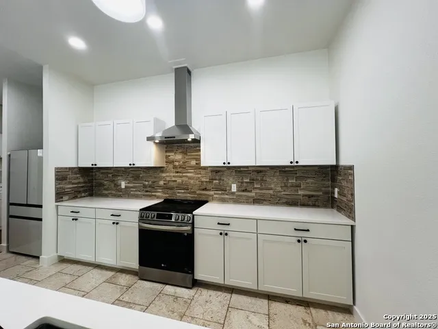 708 Taylor Dr Horseshoe Bay, TX 78657