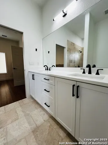 708 Taylor Dr Horseshoe Bay, TX 78657