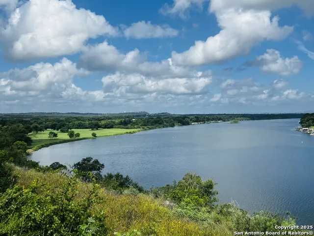 708 Taylor Dr Horseshoe Bay, TX 78657